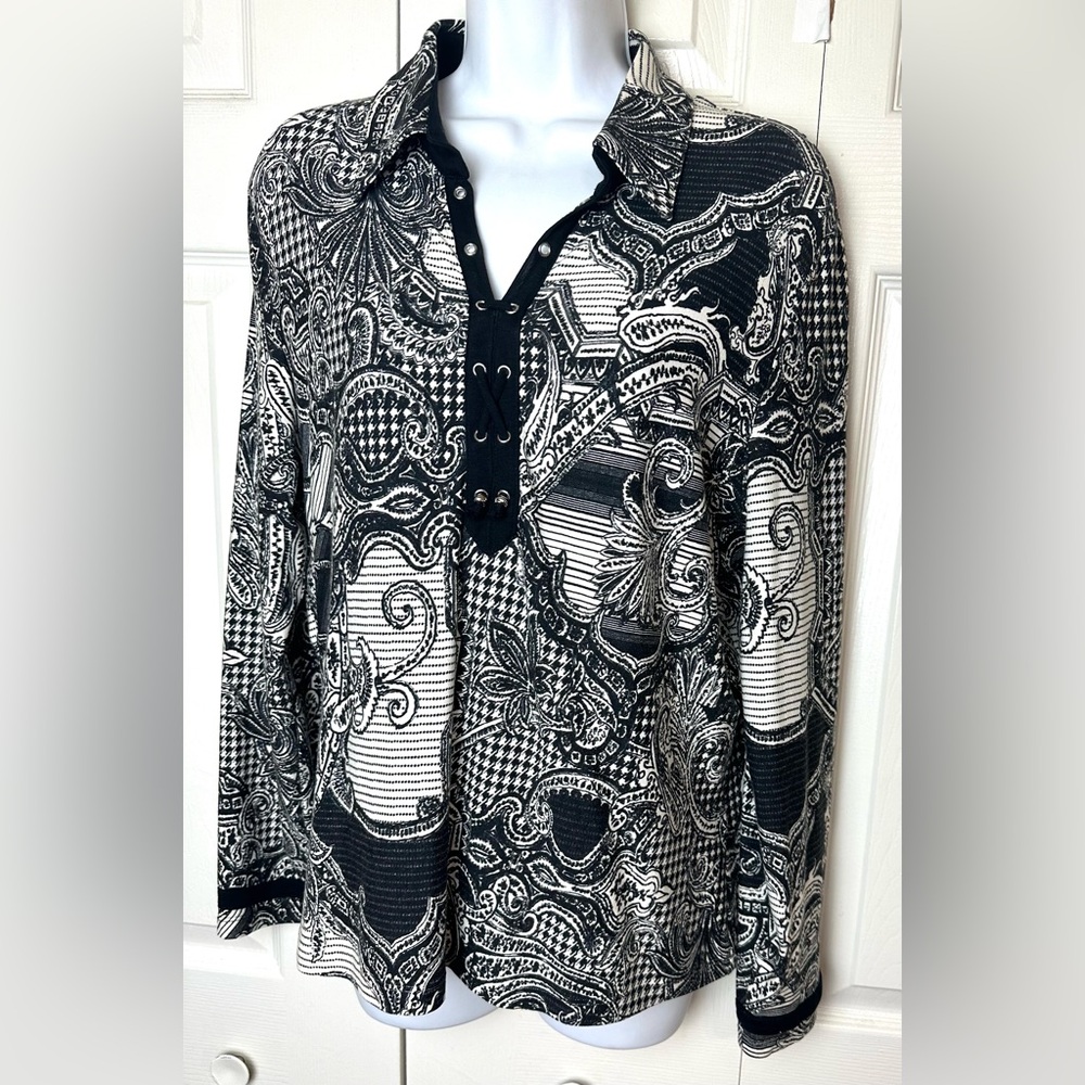 ST. JOHN Sport Paisley Blouse Top Shirt Lace Up Front Black White Plaid Floral